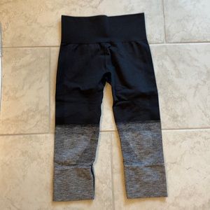 Lululemon Capri pants ombré size 4 seamless